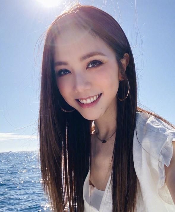 都说一身黑难驾驭?看完邓紫棋的冷漠风,谁能不爱?