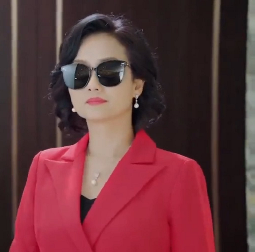 阔太太专业户李颖女儿是奥运冠军52岁风采依旧演张馨予母亲