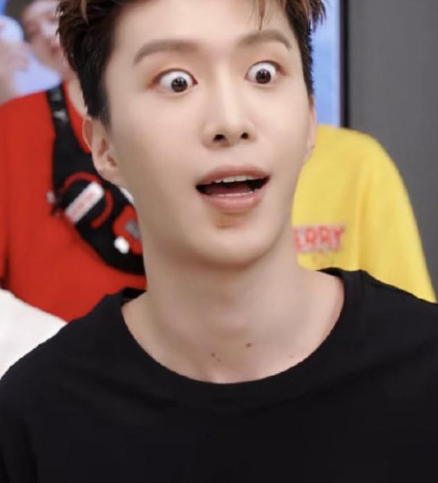 范丞丞灵域路透曝光,一脸无可奈何,果然是表情包小王子!