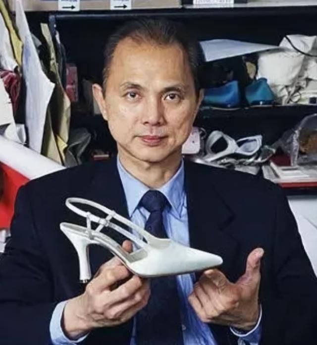 人生的第一双高跟鞋,我想要Jimmy Choo|高跟鞋|周仰杰|戴安娜_新浪新闻