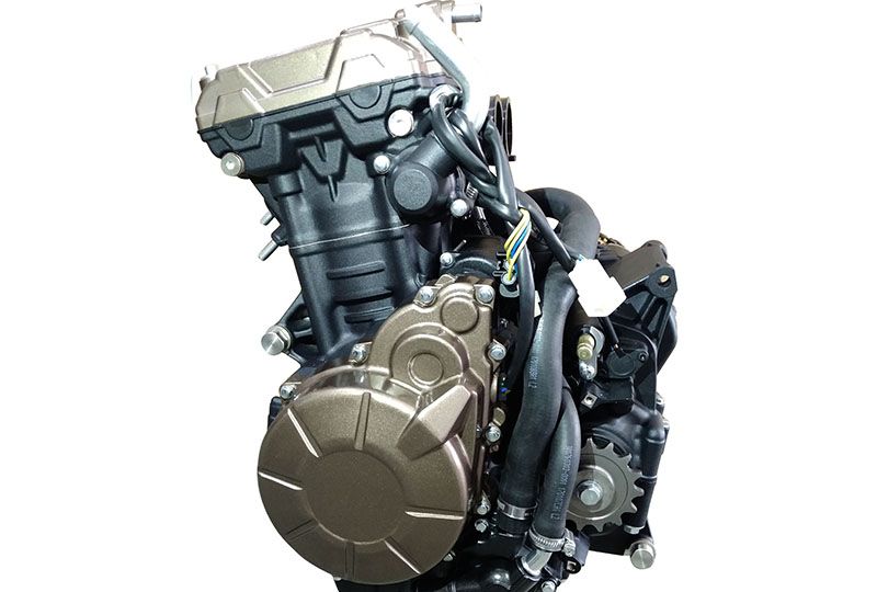 上图为隆鑫ke500发动机.上图为贝纳利的500cc水冷双缸发动机.