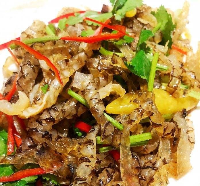 夏日简易凉菜凉拌鱼皮冰凉脆爽香辣开胃下饭67又下酒