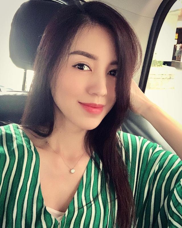 江佩蓉晒照与贵妇名媛团聚会网友调侃陶喆在家带娃