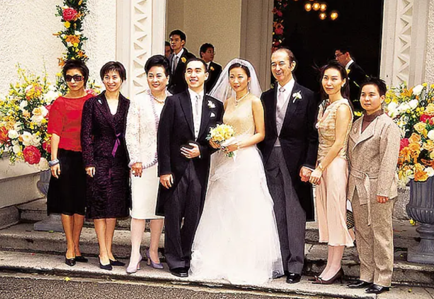 赌王最专情的儿子:与初恋结婚20年零绯闻,爱情比事业更令人羡慕