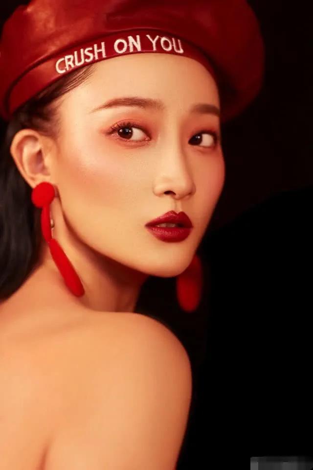 网红苗苗与郑恺老婆撞名郑恺粉怒骂丑八怪并逼其改名