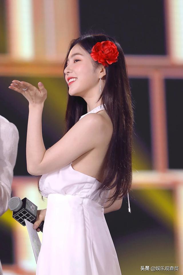 每张照片都是legend,裴珠泫红花配白裙!网友:有仙气吗?