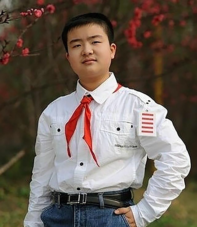 "五杠学霸"黄艺博:3岁看新闻,7岁读报纸,中考和高考接连失利