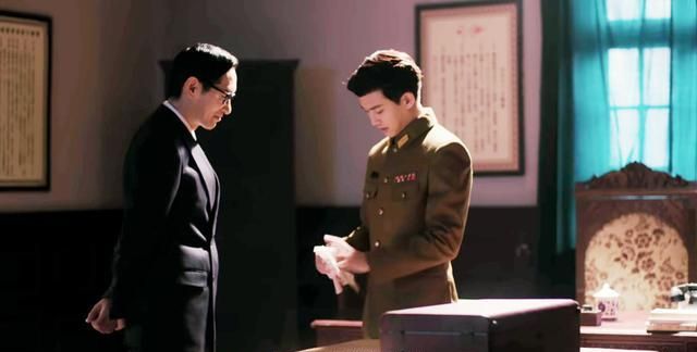 《秋蝉》清泉上野一个动作,暴露了他对叶冲所持的态度