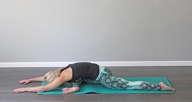 王子文都钟爱的瑜伽鸽子式,8步教你轻松get!