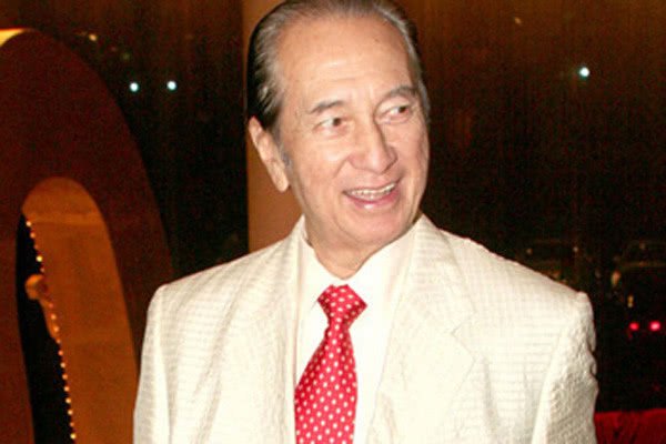 刘德华和赌王关系怎样?亲自发文悼念何鸿燊曾扮演以其为原型角色