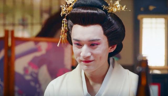 刘学义《秋蝉》女装首秀,粉丝笑哭:姑娘你咋掉进面粉里了?