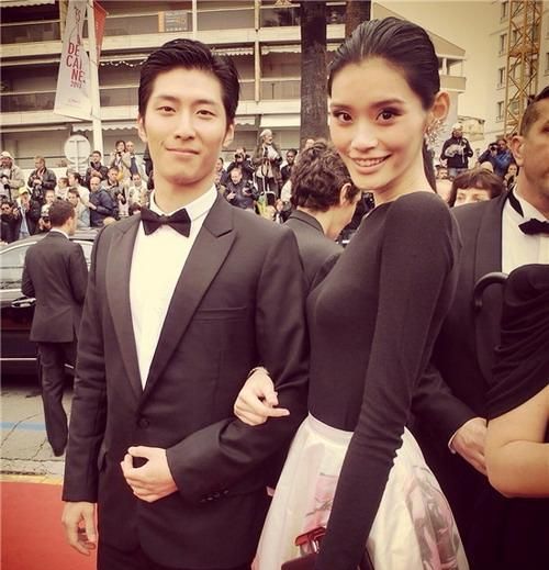 跟赌王儿媳传绯闻,又和赌王女儿成情侣|赌王|何超莲|窦骁_新浪新闻