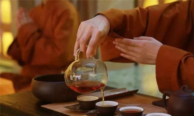寺庙修佛人:佛前"供茶",这2件事千万注意,否则影响效果