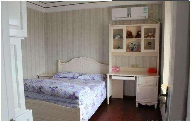 晒晒老婆装修的新房,朋友说卧室很新颖,头一次见衣柜这么做