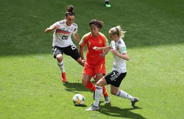 中国女足和中国男足踢一场，为何很多人认为女足会获胜？休闲区蓝鸢梦想 - Www.slyday.coM