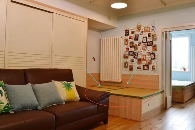 65㎡小宅,客厅设张床,沙发背后"加宽"0.5米!巧妙极了,聪明