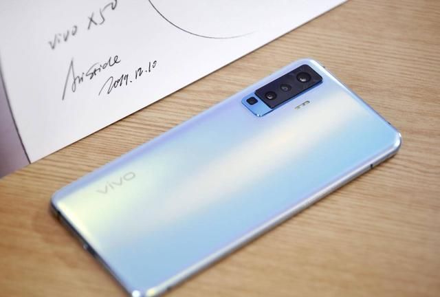 49mm?vivo x50汇集顶尖体验