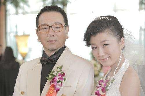 张晨光63岁,坚持拍戏养家,老婆特别漂亮,亿万家产放妻子名下