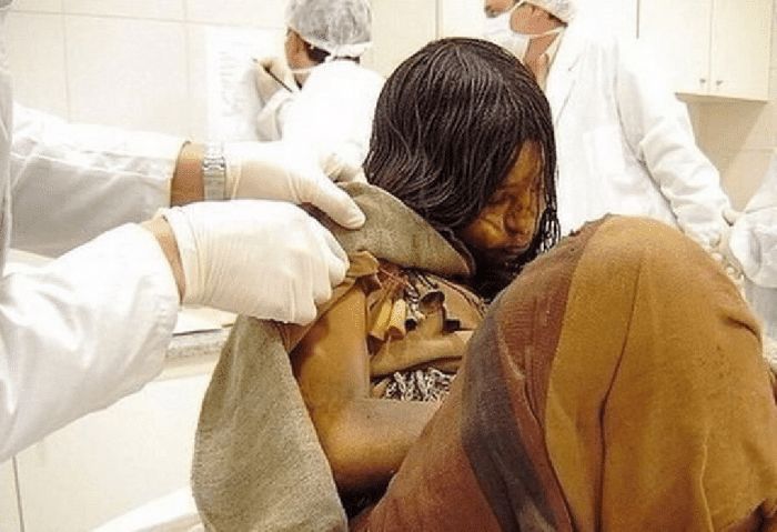 4000年前的楼兰美女,迄今最著名的木乃伊之一,拨开头发惊艳众人