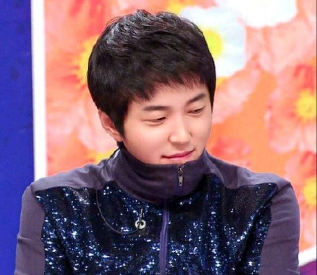 梁世亨和卢洪哲,两人很相似,国民度很高,撑不起大局,但是能当个完美的