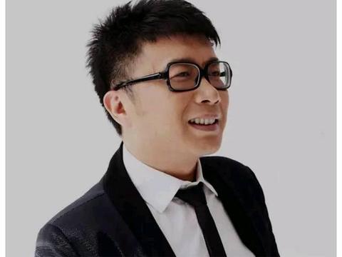被“两只蝴蝶”改变命运的庞龙,如今怎么样了?|庞龙|两只蝴蝶|你是我的玫瑰花_新浪新闻