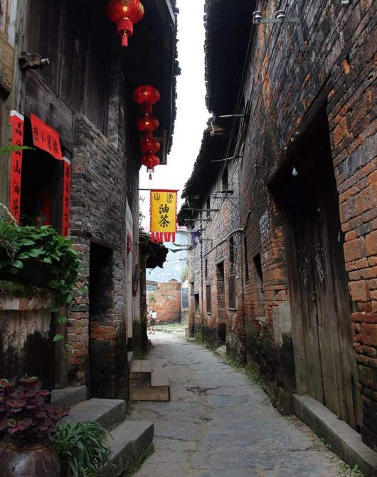 600年前就是广西四大古镇之一的南宁芦圩古镇,如今景色更加唯美