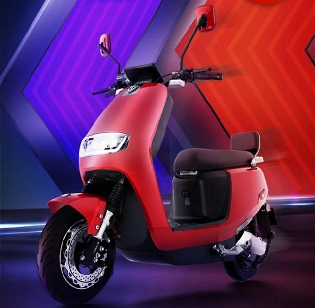 台铃推出新款电摩猛狮,配备1000w动力电机,72v20ah大容量电池