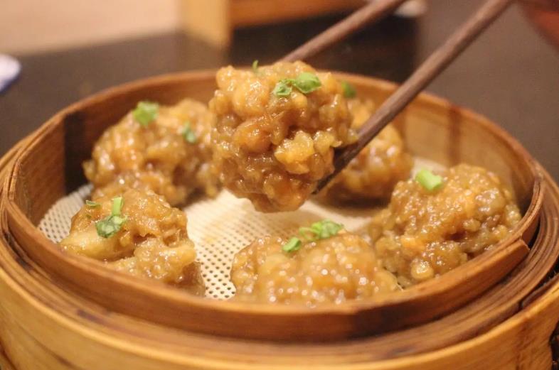 在浙江衢州,龙游肉圆,口感滑嫩,有嚼劲,你吃过吗?