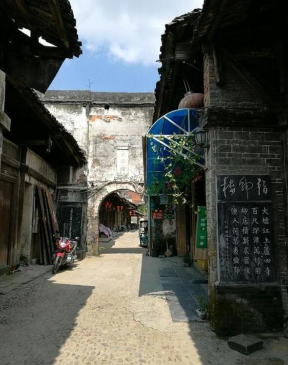 600年前就是广西四大古镇之一的南宁芦圩古镇,如今景色更加唯美