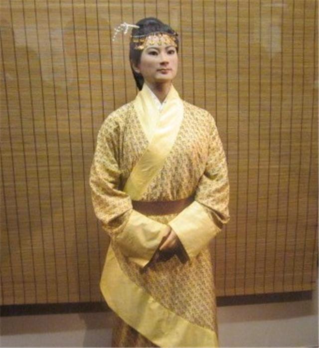 古墓发现"睡美人",2000年身体不腐,体内138粒瓜子揭开死因