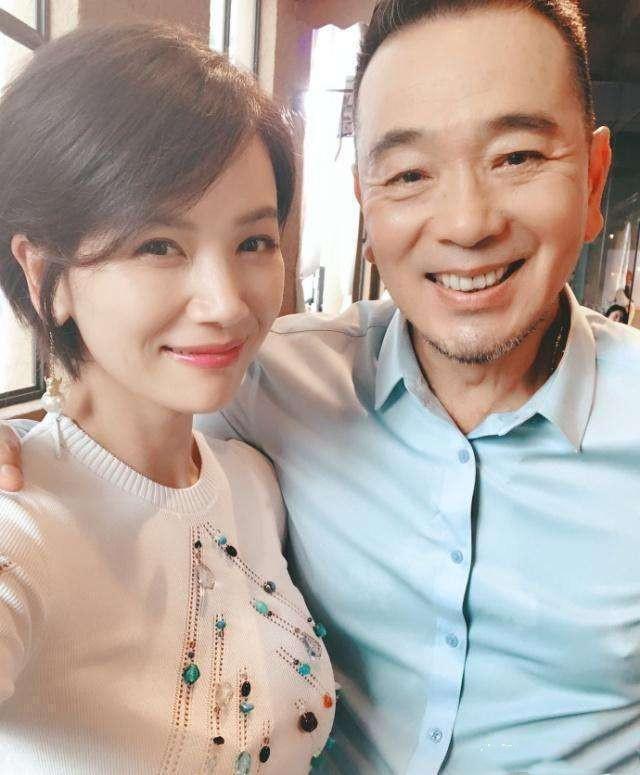 张晨光63岁,坚持拍戏养家,老婆特别漂亮,亿万家产放妻子名下