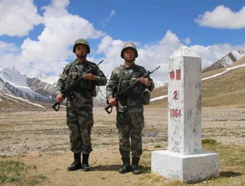 不离本土捍卫祖国的,永远是没有豪车别墅的战士