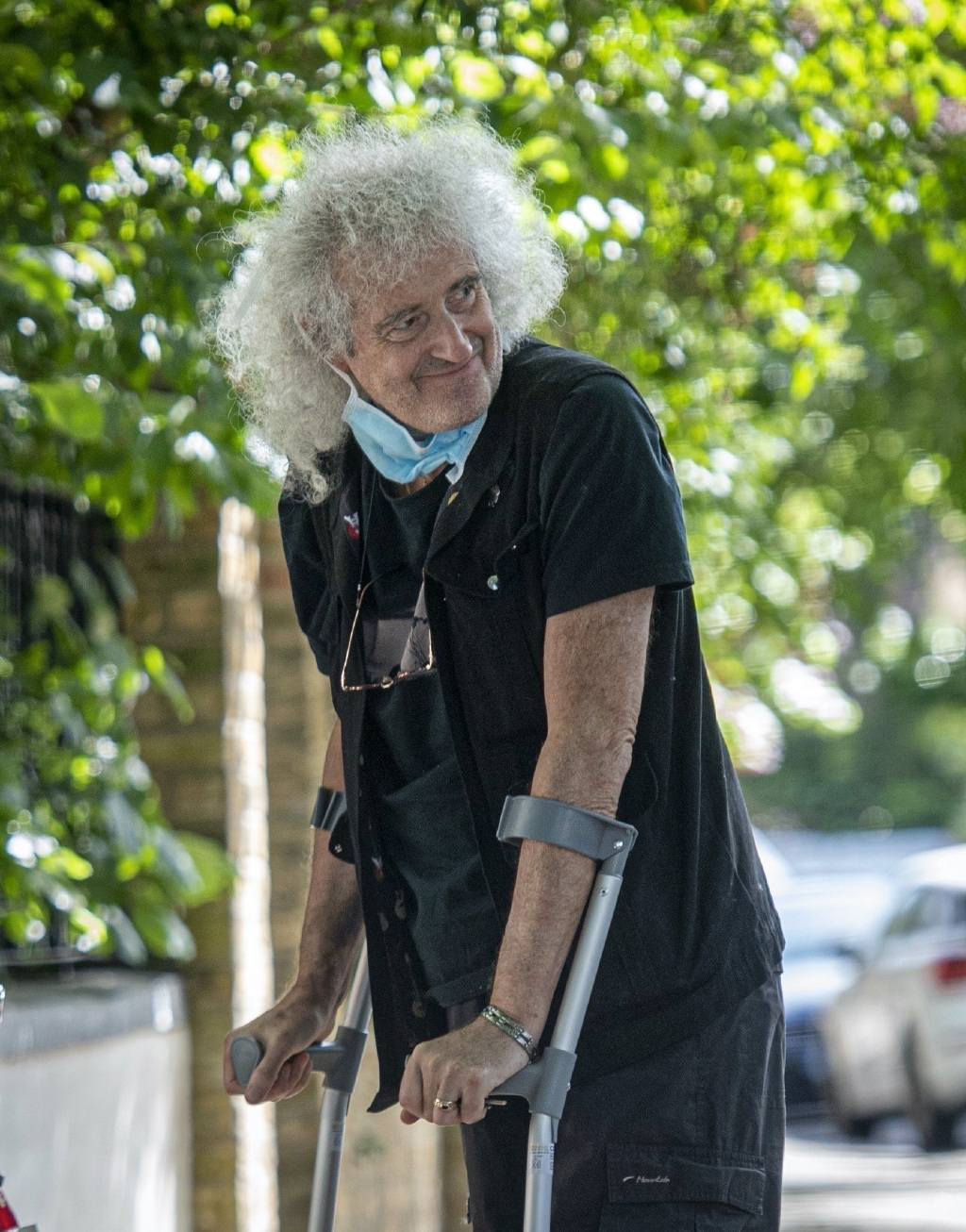 至死方休!"皇后乐队"73岁布莱恩·梅手术康复,表示要继续摇滚