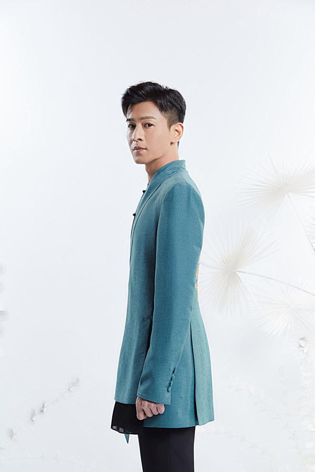 乔振宇帅呆了!中国风时装走秀太高级!风度翩翩,气质脱俗