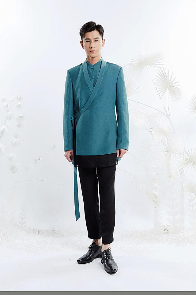 乔振宇帅呆了!中国风时装走秀太高级!风度翩翩,气质脱俗