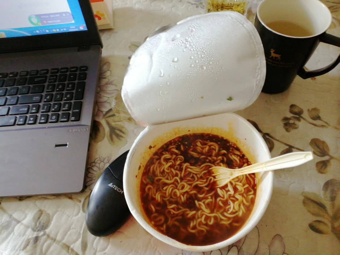 独自一人在贵阳家中或者办公室隔离