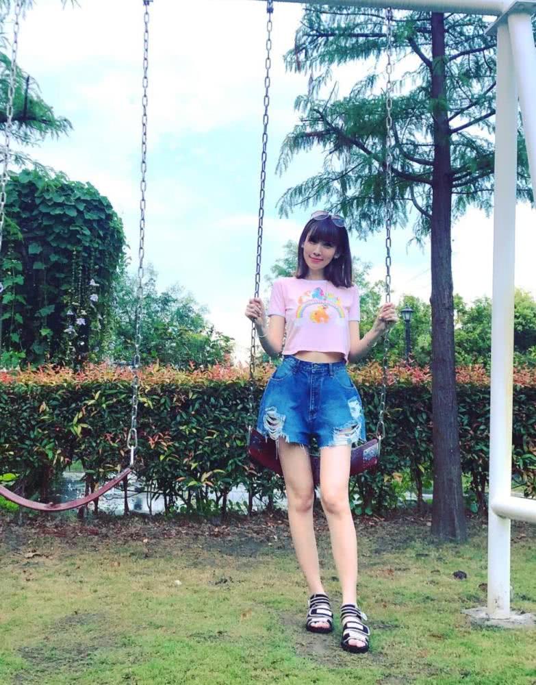 陈若仪跟婆婆对着干?其实节目中穿短裤只为凉快,时尚气质很优雅