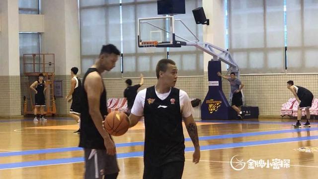 cba一夜5消息！蒋兴权或助力辽宁重建，朱芳雨苦谈损失，女篮摊牌