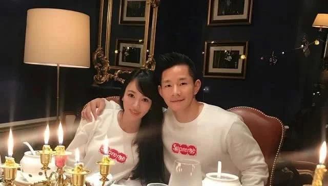 邹市明妻子漂亮方便妻子惊艳看到杨建平老婆才知美到犯规