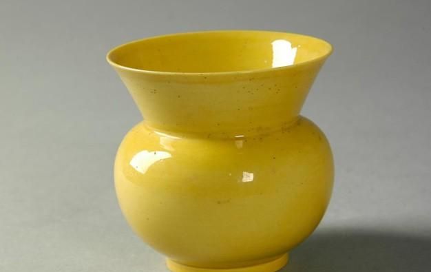 【国宝品鉴】"大清光绪年制"款黄釉奓斗