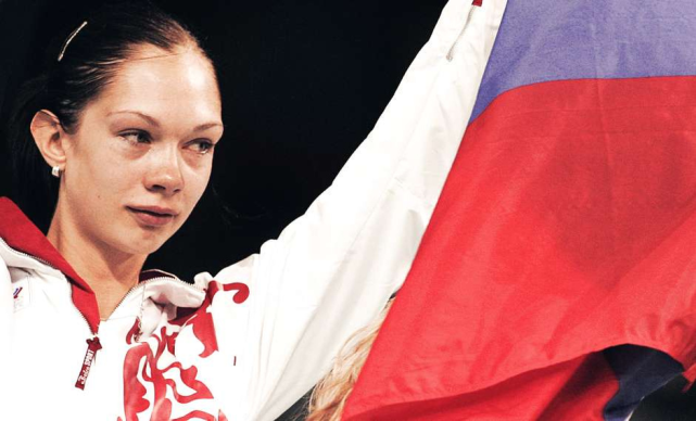 加莫娃:四战奥运两负中国女排,为大15岁老公产子高达57公分