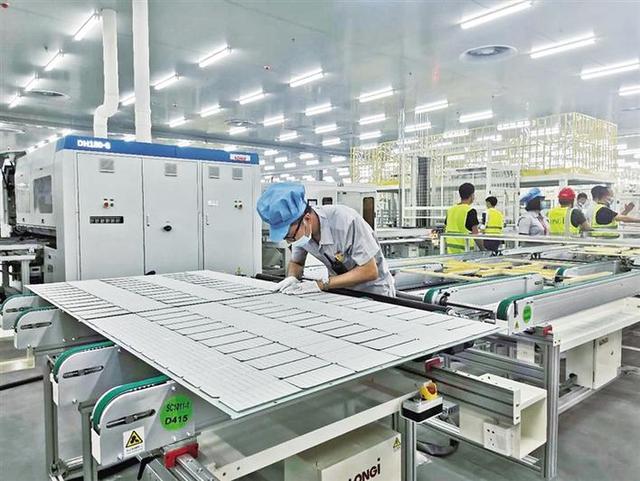 咸阳隆基乐叶5gw光伏组件项目建成试产