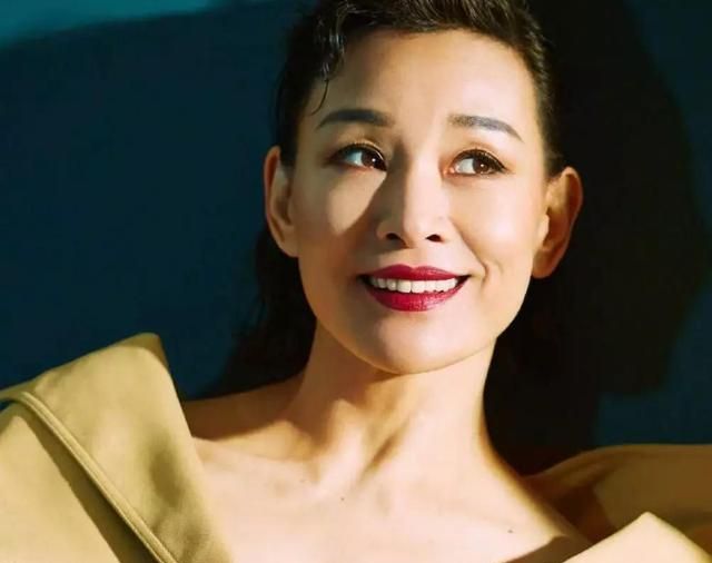 奥斯卡评委陈冲,曾因未孕领养一对双胞胎,后育俩女后被曝弃养