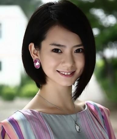 谁说戚薇穿古装不好看?当看到她的古装照后,这谁能不稀罕