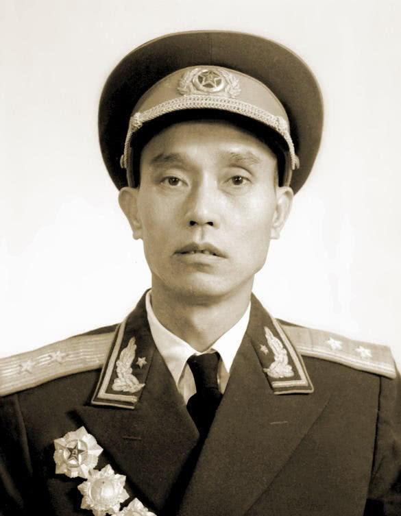 这位旅长掩护主力中原突围,自己几乎陷入绝境,后成开国中将
