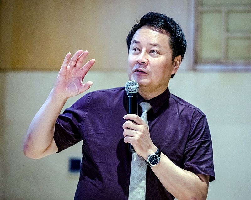 谢晓亮放弃哈佛终身教授全职回国北大任教如今新冠药物获突破