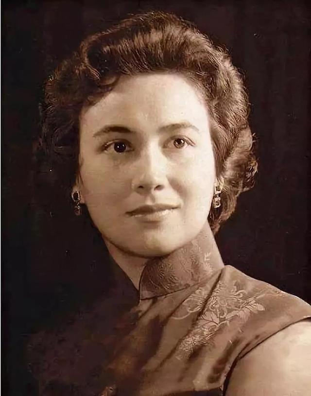 每次原配遭遇重创赌王就娶一个太太澳门第一美女命运多舛