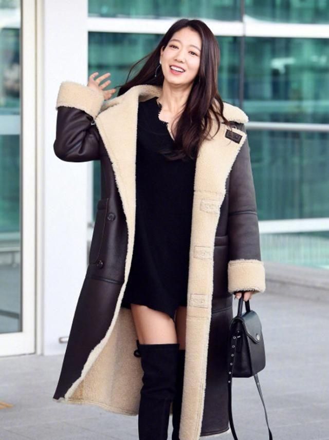 朴信惠瘦下来开挂了不惧寒风光腿穿长靴