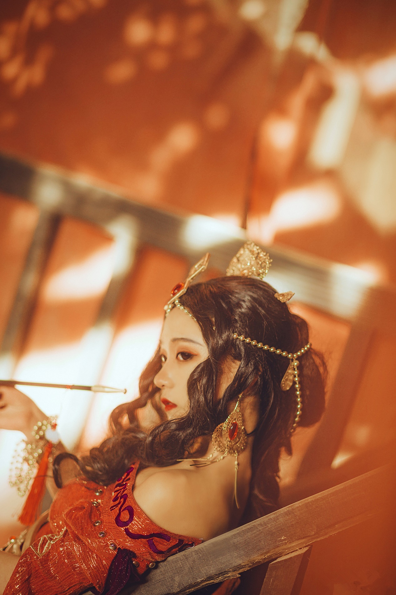 异域风情绝美cos小姐姐别戴珍珠腿链了带我吧