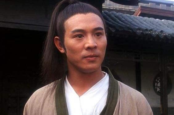 张君宝与张三丰之间,隔着师父觉远那对大铁桶